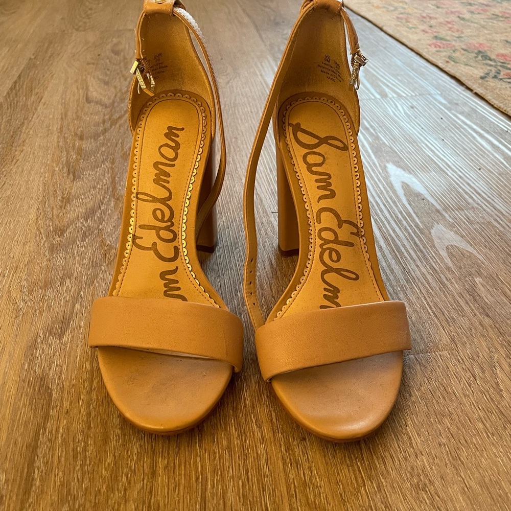 Sam Edelman Nude Heels - Picture 2 of 3